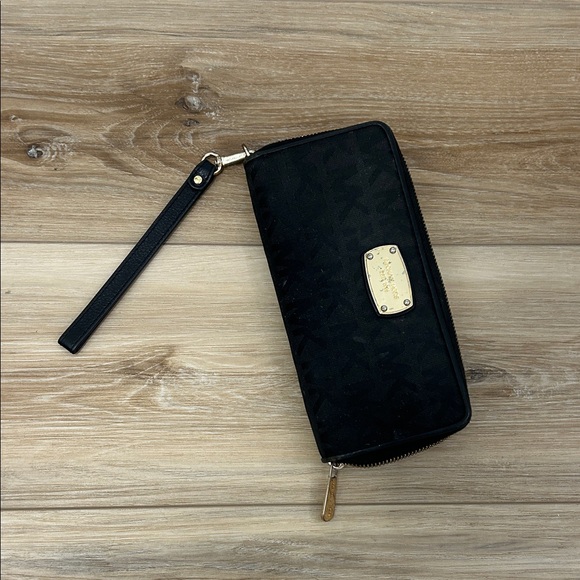 Michael Kors Handbags - Michael Kors Black Wallet